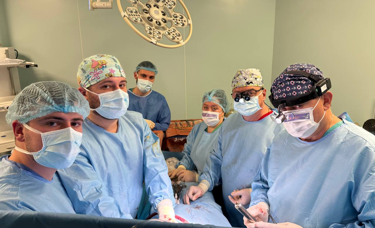 12e54db6-5737-453b-82ab-91b90194f1de 1